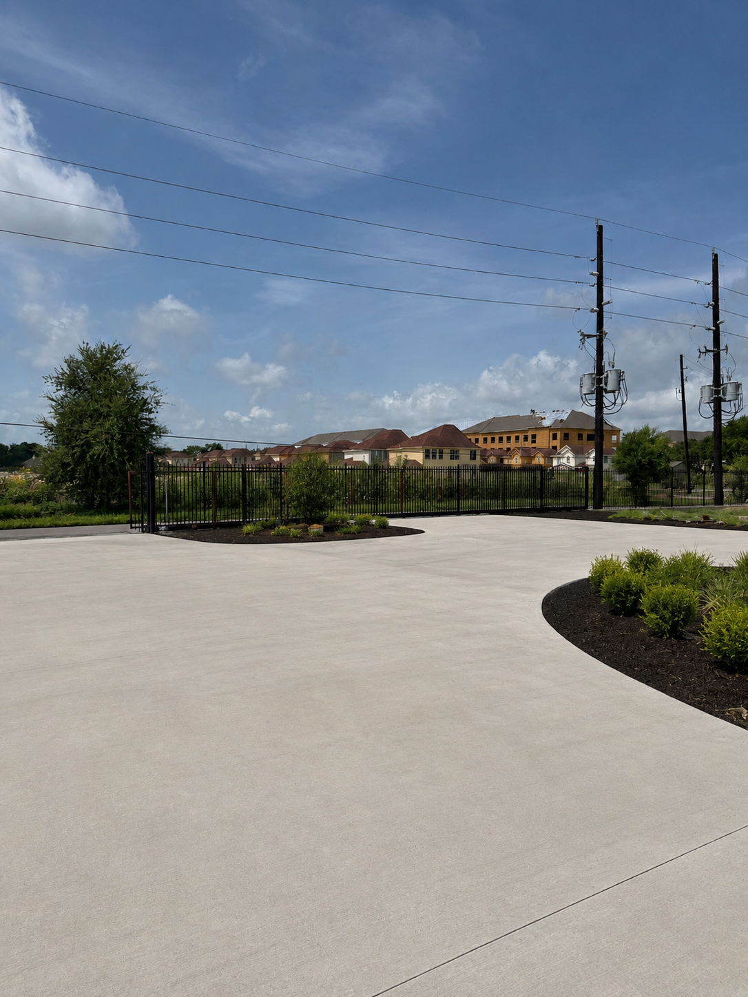 Grounds at Apartments @ McKaskle